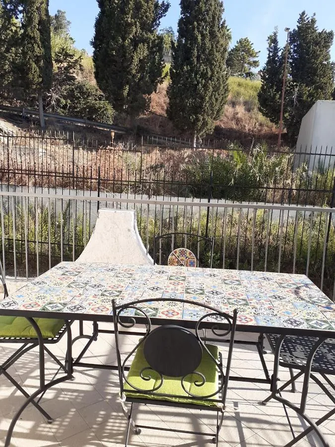 דירה גיארדיני נאקסוס Villa Aurora איטליה